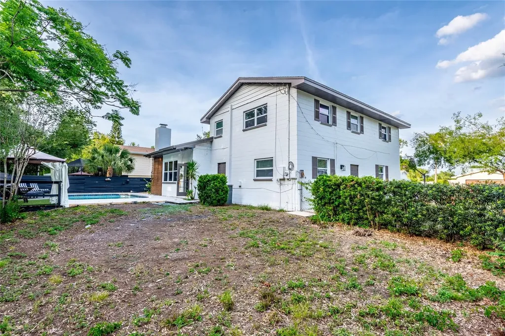 518 Crestover Drive Tampa FL 33617