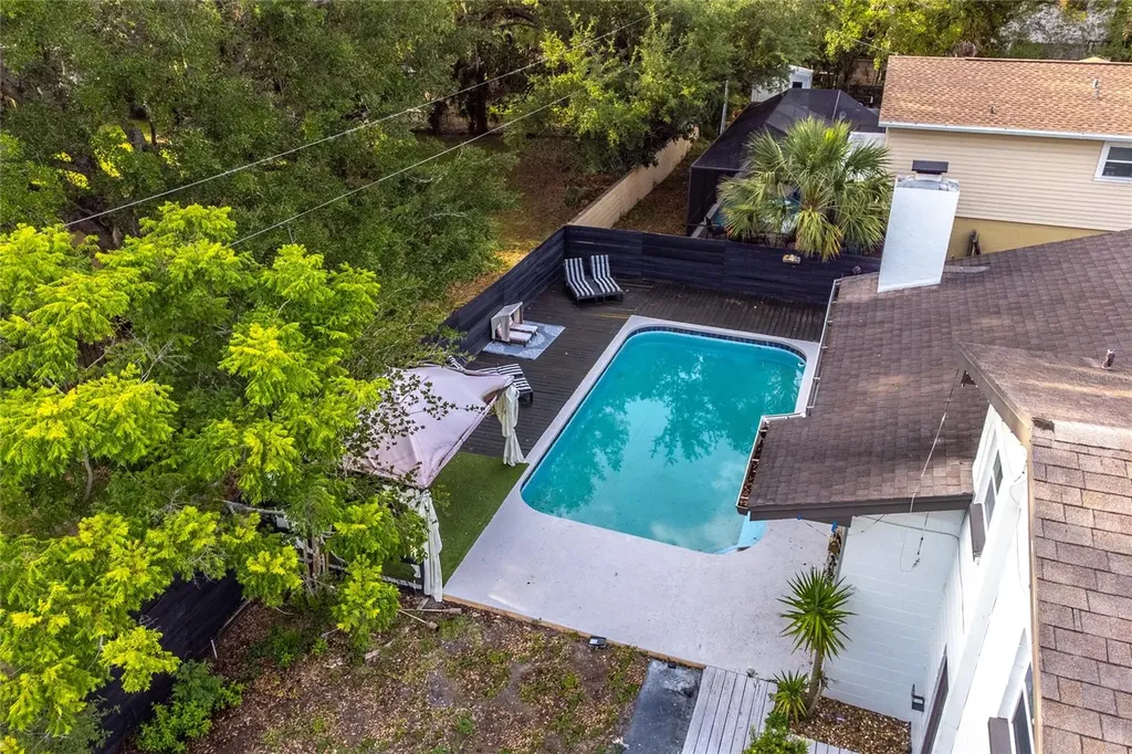 518 Crestover Drive Tampa FL 33617