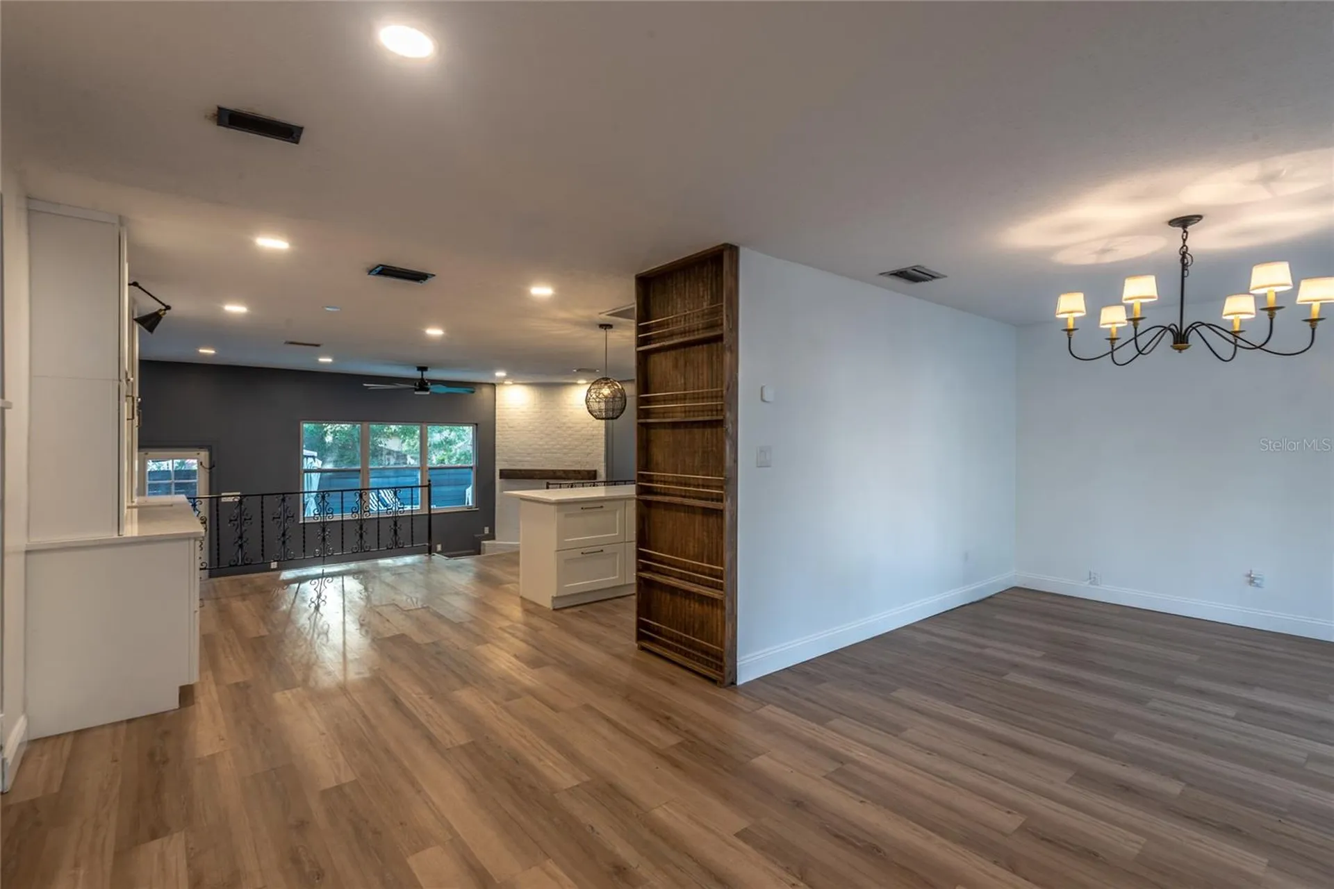 518 Crestover Drive Tampa FL 33617