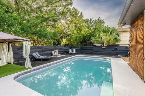 518 Crestover Drive Tampa FL 33617