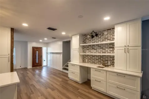 518 Crestover Drive Tampa FL 33617