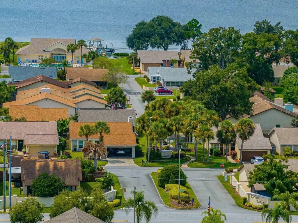 4114 Fishermans Landing Winter Haven FL 33884