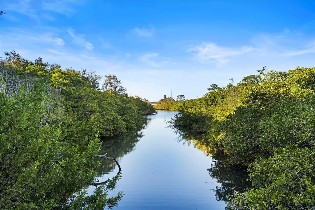 5650 Simonton Street Bradenton FL 34203