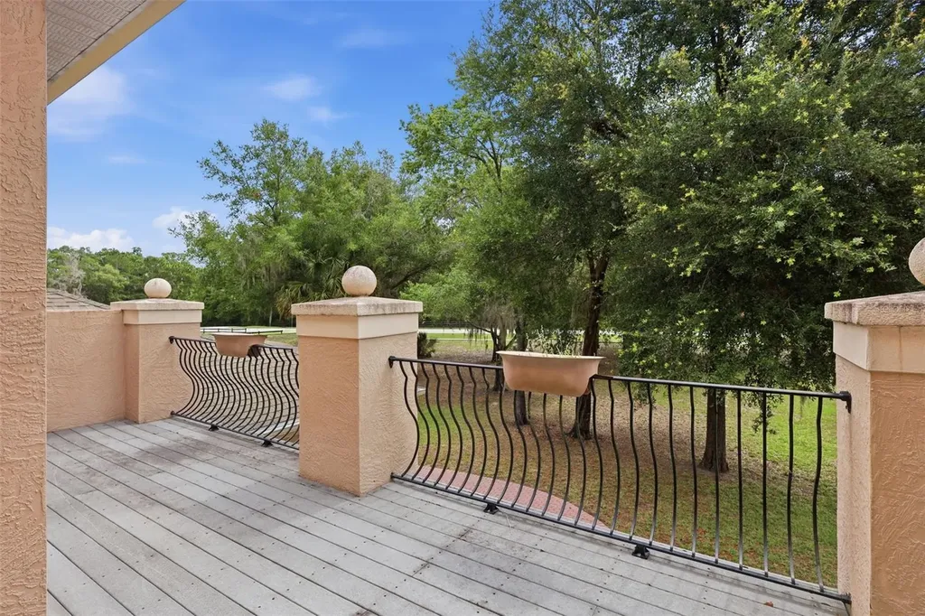 530 N Blue Lake Avenue Deland FL 32724
