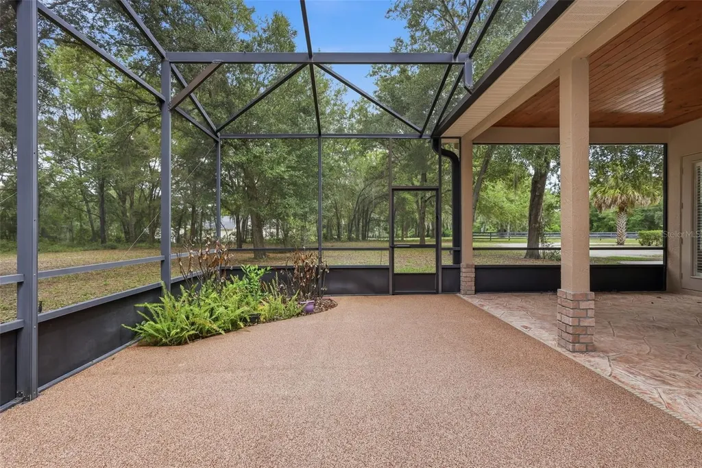 530 N Blue Lake Avenue Deland FL 32724