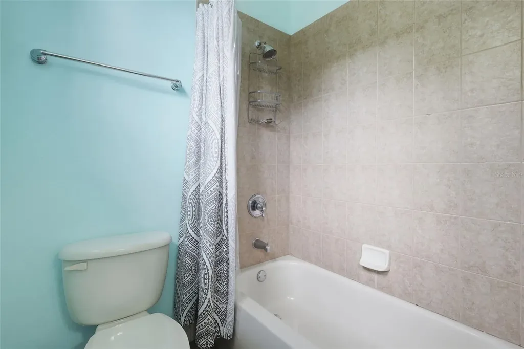 530 N Blue Lake Avenue Deland FL 32724