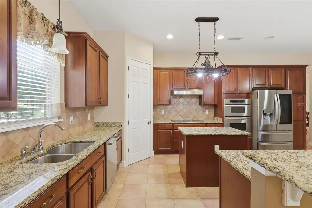 530 N Blue Lake Avenue Deland FL 32724