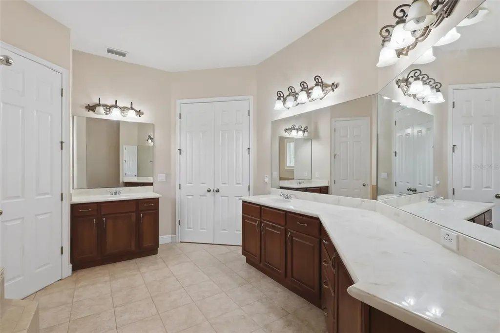 530 N Blue Lake Avenue Deland FL 32724