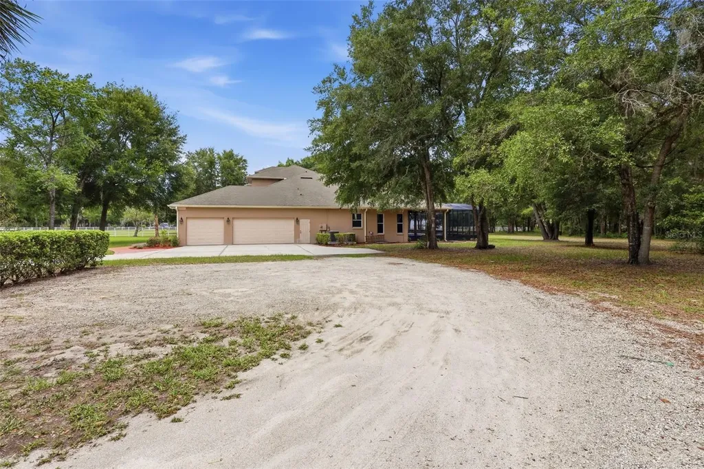 530 N Blue Lake Avenue Deland FL 32724