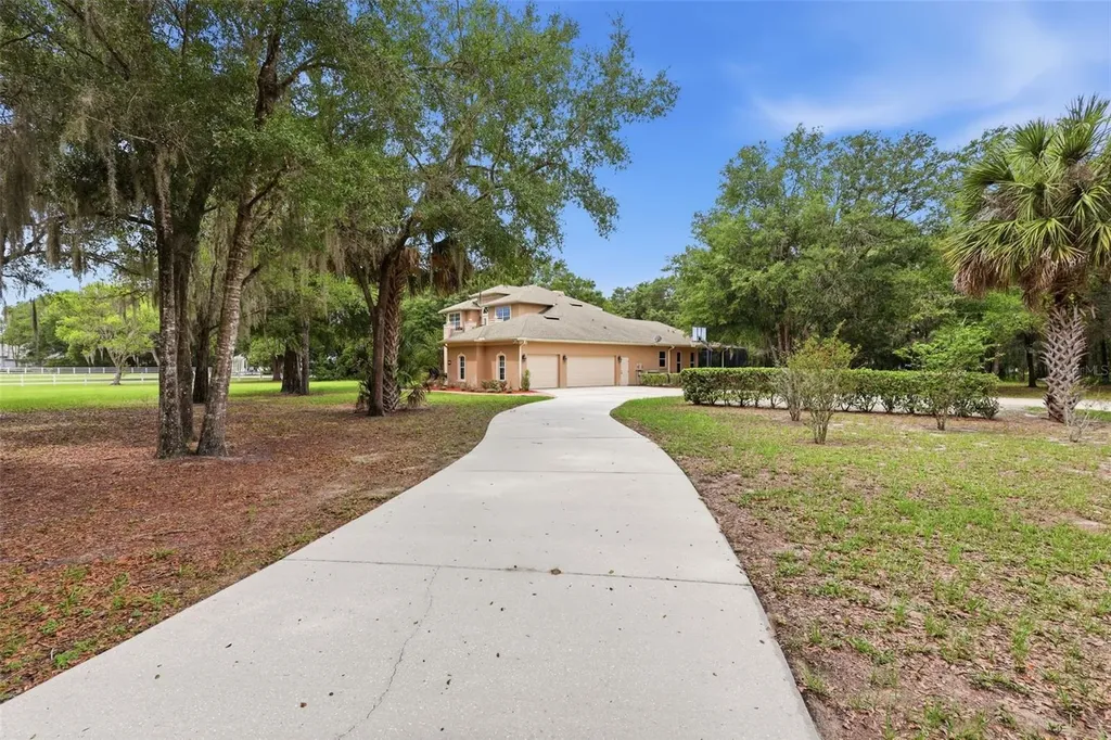 530 N Blue Lake Avenue Deland FL 32724