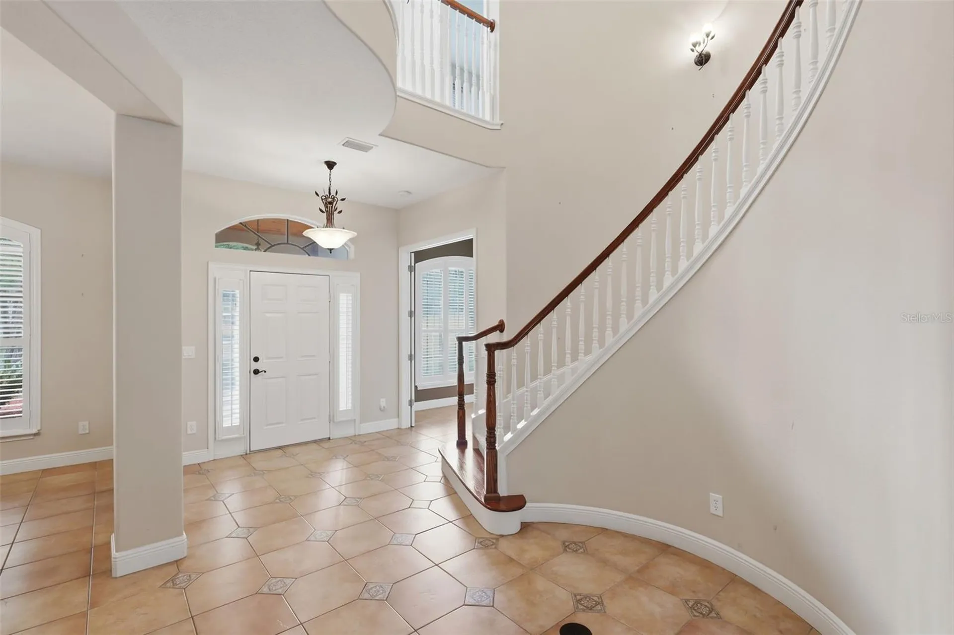 530 N Blue Lake Avenue Deland FL 32724