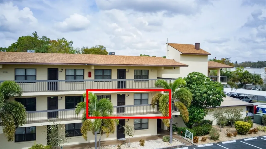 305 30th Avenue W Bradenton FL 34205