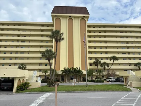 4725 Cove Circle St Petersburg FL 33708