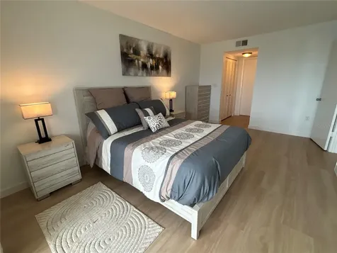 4725 Cove Circle St Petersburg FL 33708