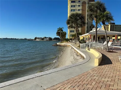 4725 Cove Circle St Petersburg FL 33708
