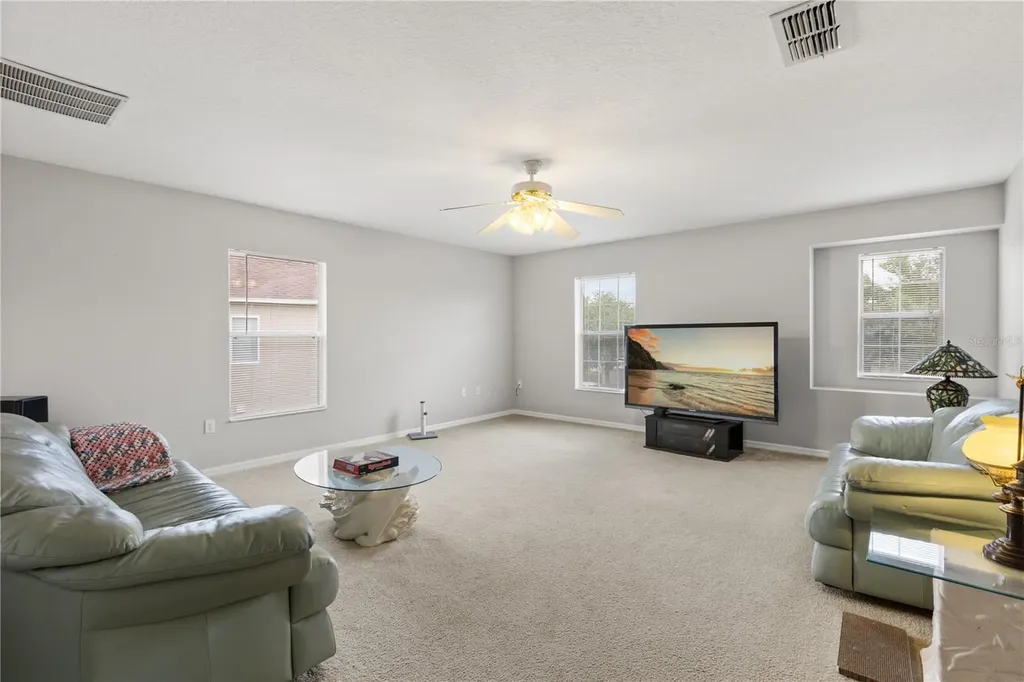 10048 Stratford Pointe Avenue Orlando FL 32832