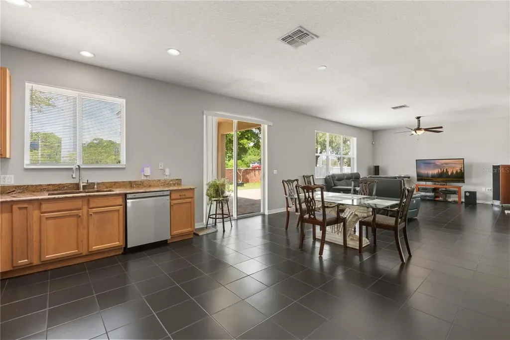 10048 Stratford Pointe Avenue Orlando FL 32832