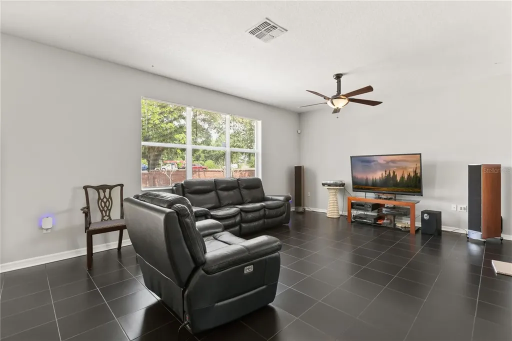 10048 Stratford Pointe Avenue Orlando FL 32832