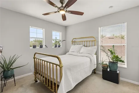 10048 Stratford Pointe Avenue Orlando FL 32832
