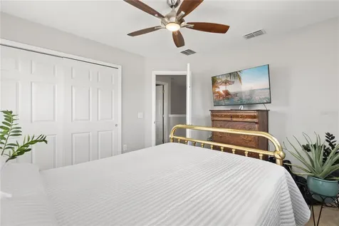10048 Stratford Pointe Avenue Orlando FL 32832
