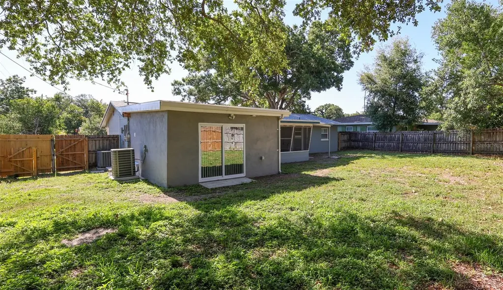 1500 Laurel Circle Clearwater FL 33756