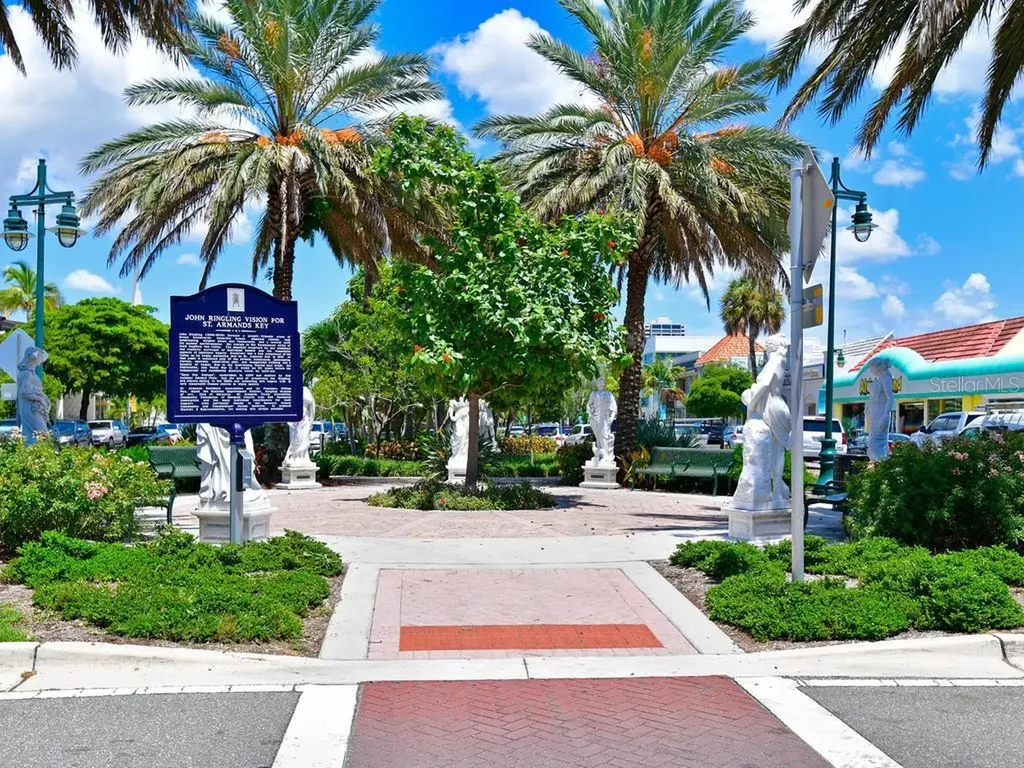 170 Roosevelt Drive Sarasota FL 34236