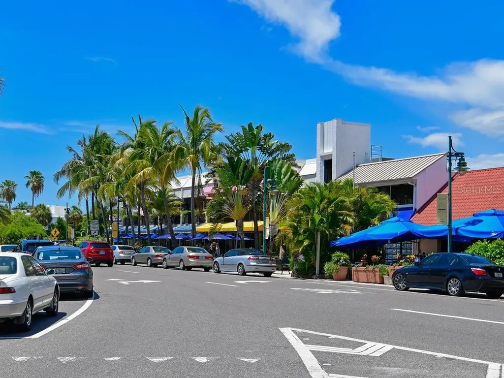 170 Roosevelt Drive Sarasota FL 34236