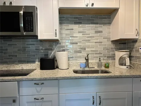 170 Roosevelt Drive Sarasota FL 34236