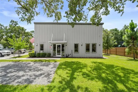 1102 S 82nd Street Tampa FL 33619