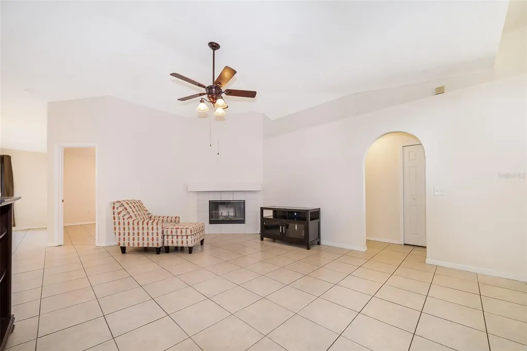 63 Jett Loop Apopka FL 32712