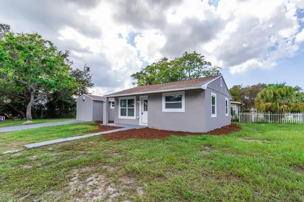 2001 45th Street S St Petersburg FL 33711