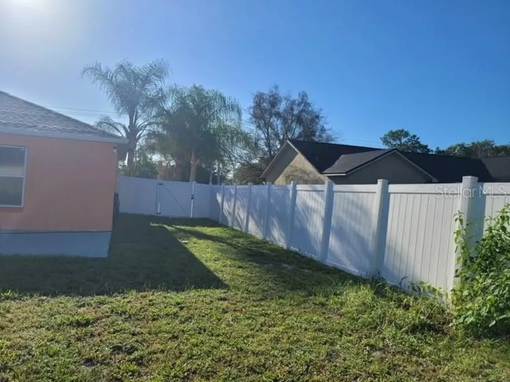 2436 Courtland Boulevard Deltona FL 32738