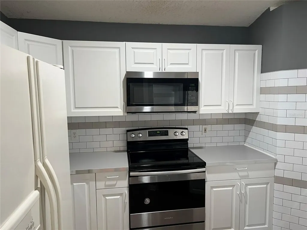 8824 Valencia Oaks Court Orlando FL 32825