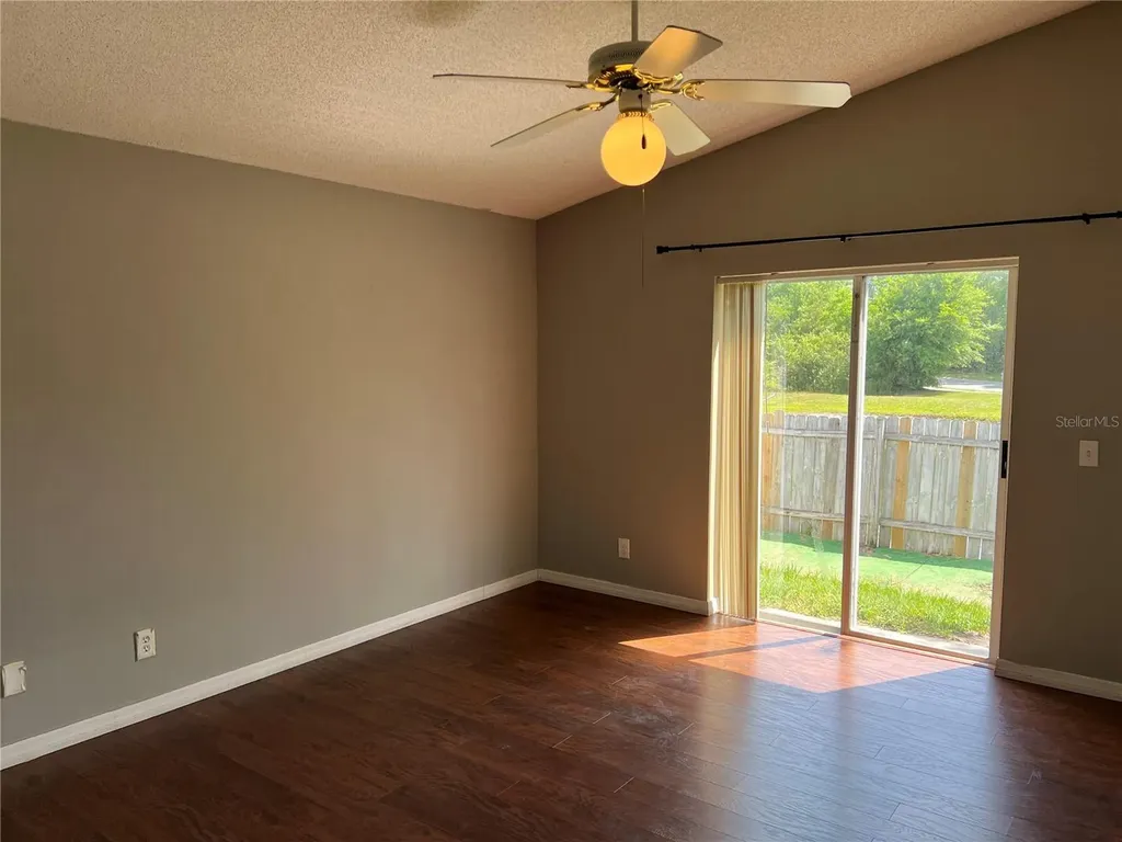 8824 Valencia Oaks Court Orlando FL 32825