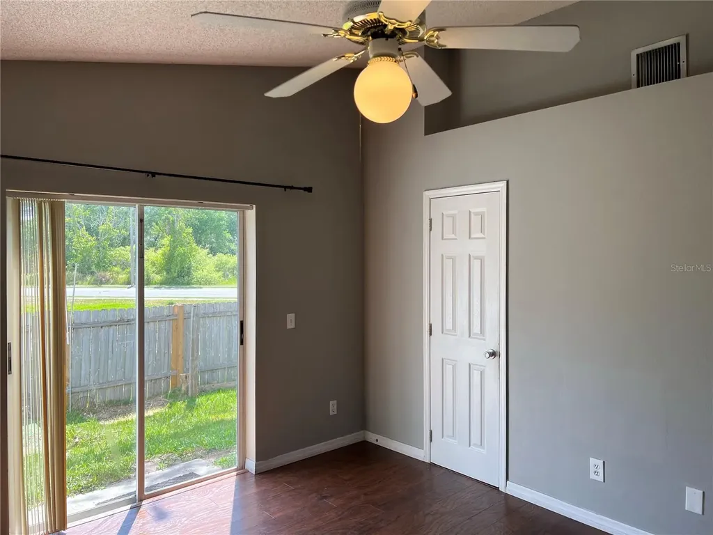 8824 Valencia Oaks Court Orlando FL 32825
