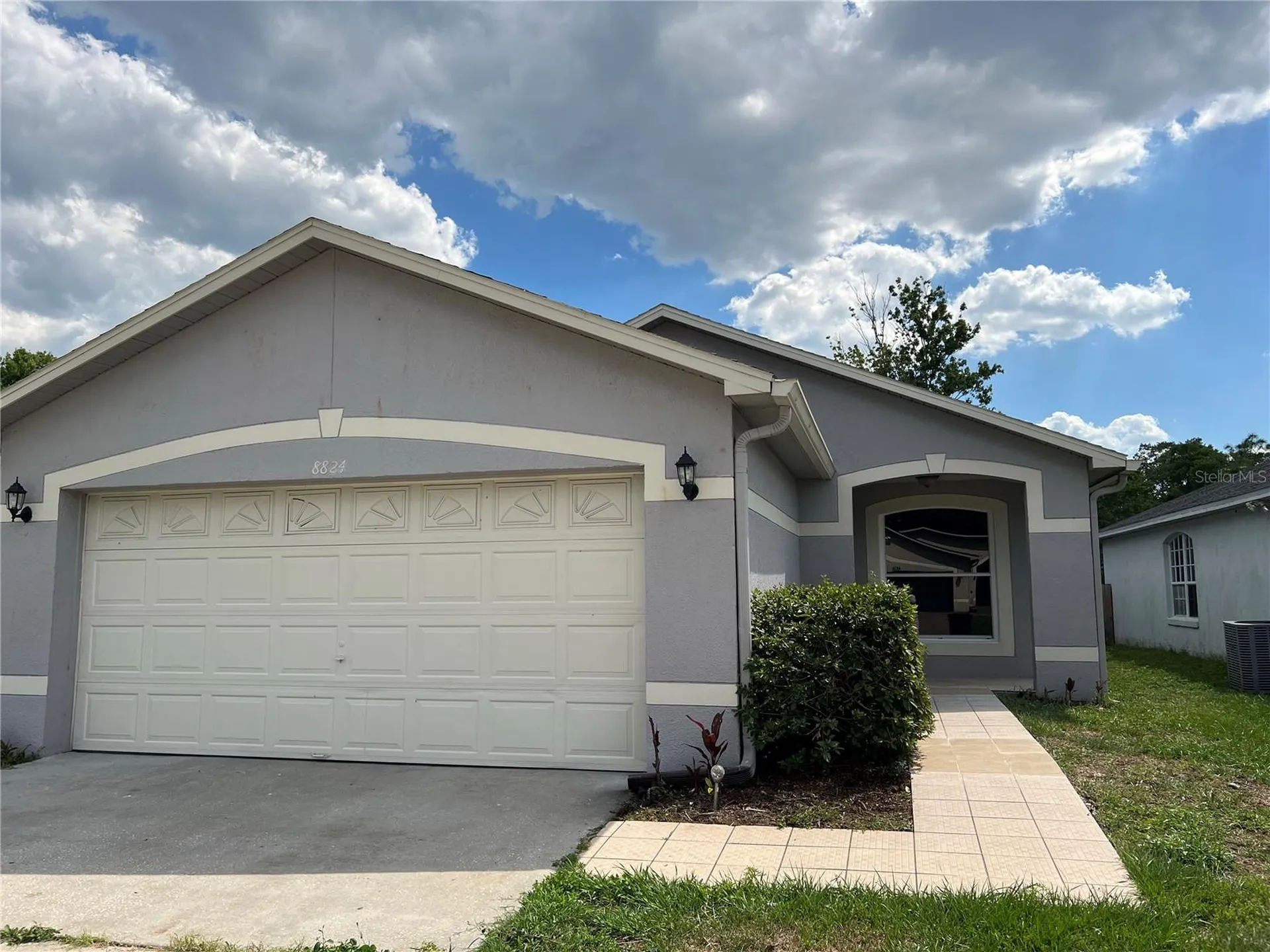8824 Valencia Oaks Court Orlando FL 32825