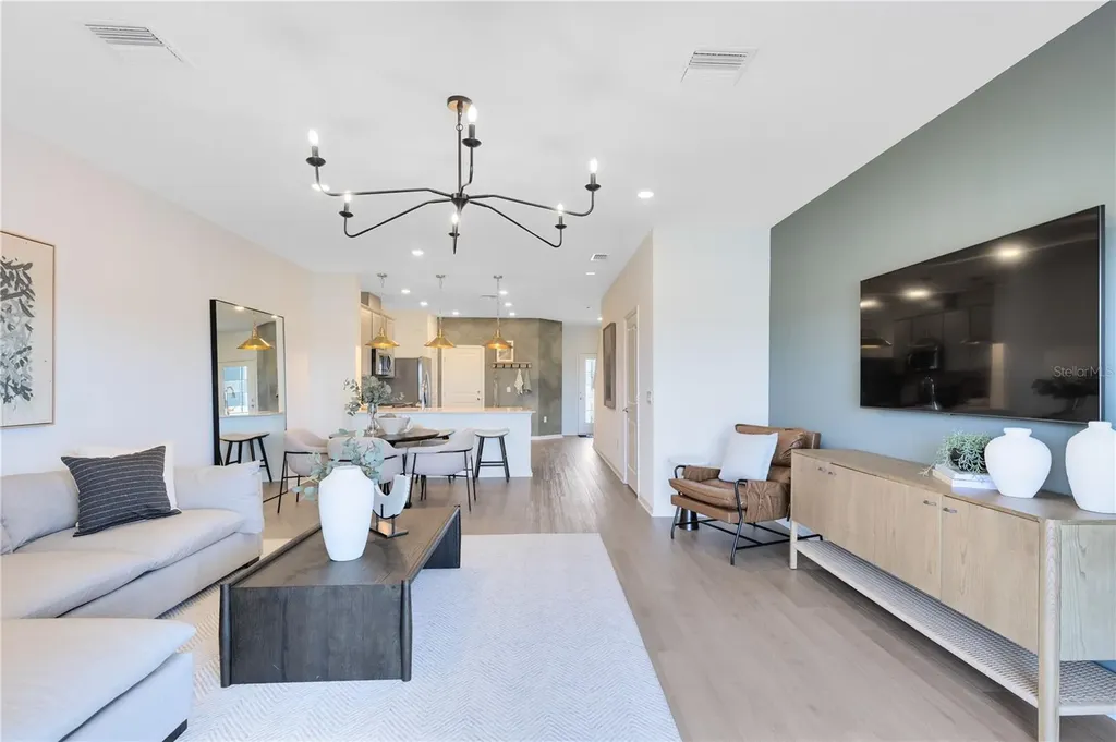 4288 Chester Springs Boulevard Davenport FL 33837