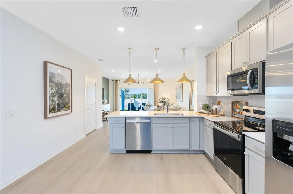 4288 Chester Springs Boulevard Davenport FL 33837