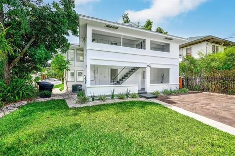925 16th Avenue N St Petersburg FL 33704