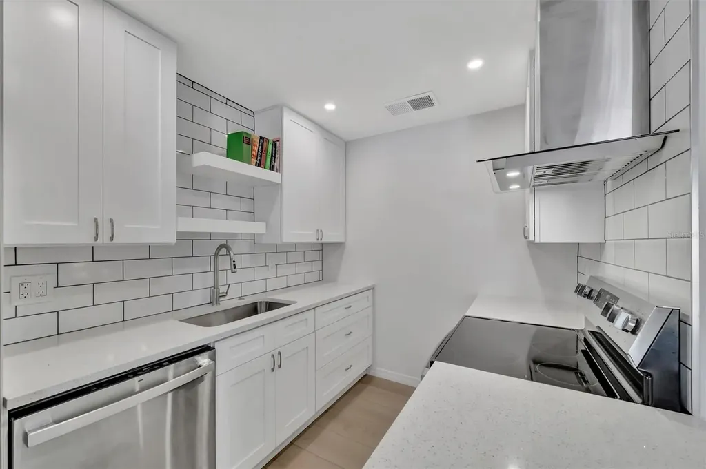 650 Pinellas Point Drive S St Petersburg FL 33705
