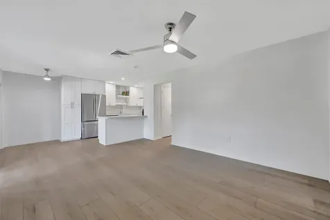 650 Pinellas Point Drive S St Petersburg FL 33705