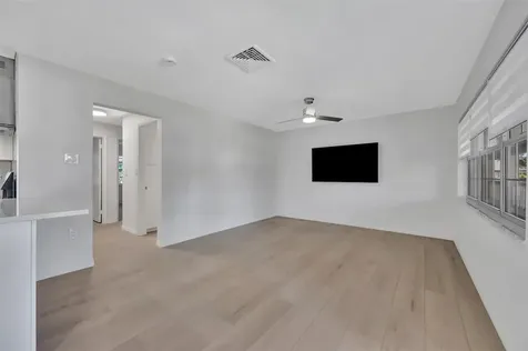650 Pinellas Point Drive S St Petersburg FL 33705