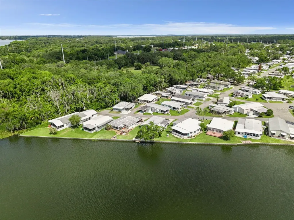 13 Cocos Plumosa Drive Eustis FL 32726