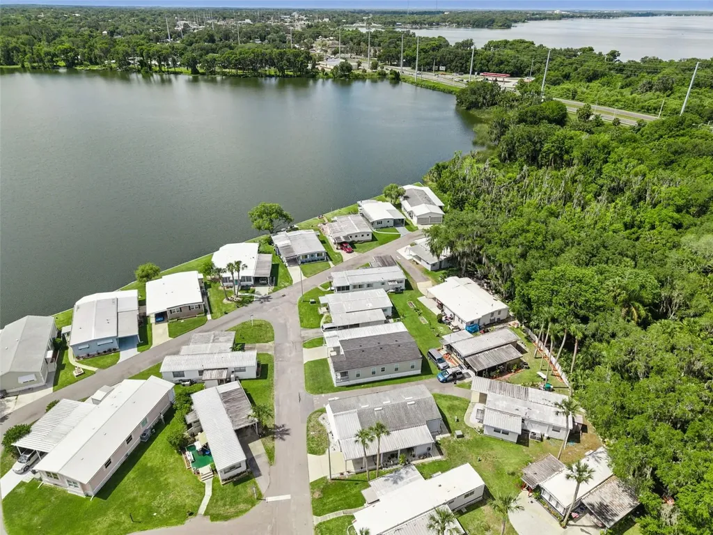 13 Cocos Plumosa Drive Eustis FL 32726