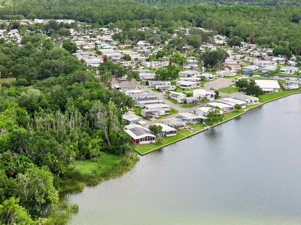 13 Cocos Plumosa Drive Eustis FL 32726