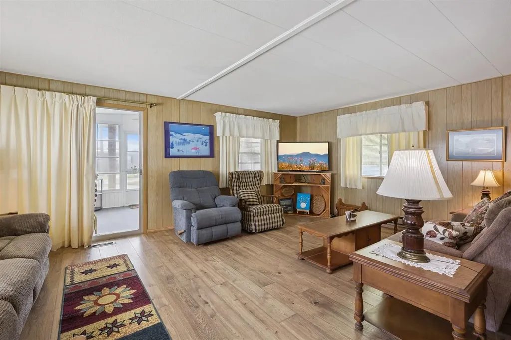 13 Cocos Plumosa Drive Eustis FL 32726