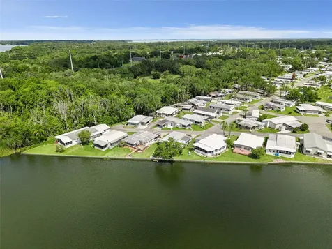 13 Cocos Plumosa Drive Eustis FL 32726