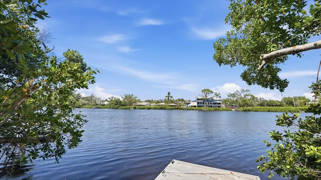 7723 Sanderling Road Sarasota FL 34242
