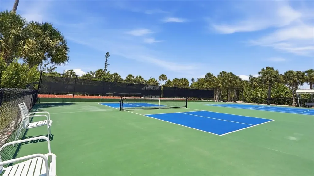 7723 Sanderling Road Sarasota FL 34242