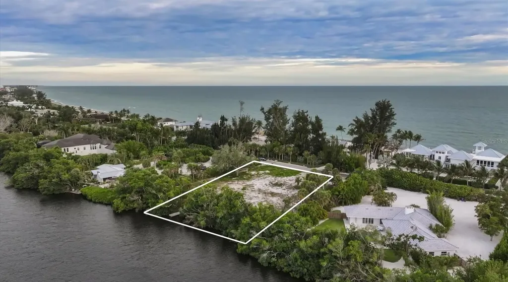 7723 Sanderling Road Sarasota FL 34242